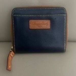 Vintage Dooney & Bourke NAVY zip around bifold wallet